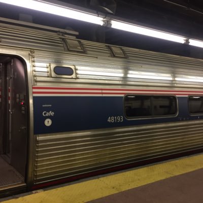 refinne18's profile picture. 