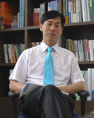 병든 건물을 치료하는 일이 주 업이다.  사람들이 오염된 공기를 그대로 호흡하게 내버려 두면 안된다. 사업의 현실이 어려워도 장기간 버티게 한 힘이다.