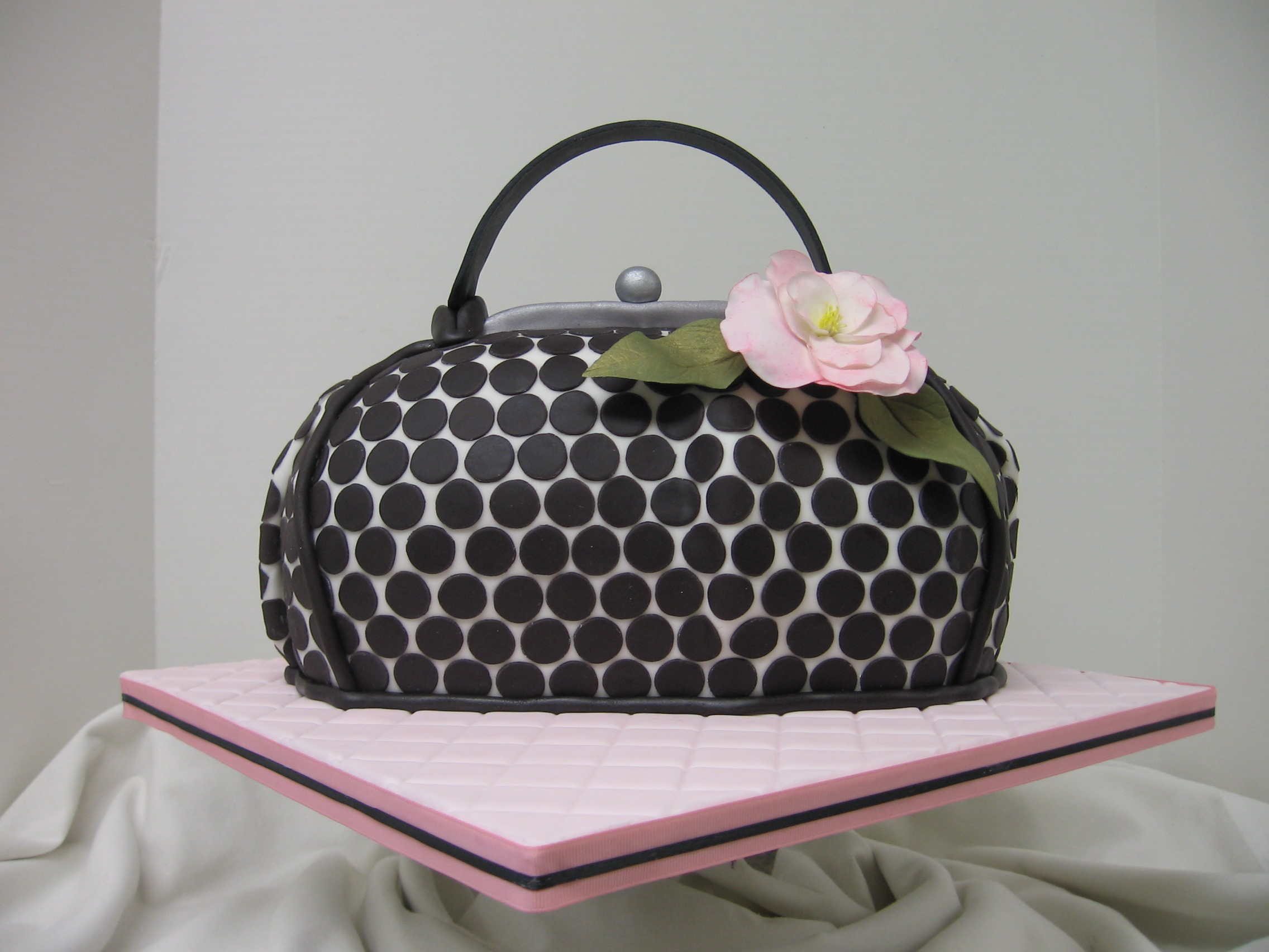 CakeBoxMoncton's profile picture. Our Mission: To help families celebrate their special occasions by providing the custom-designed cake of their dreams.