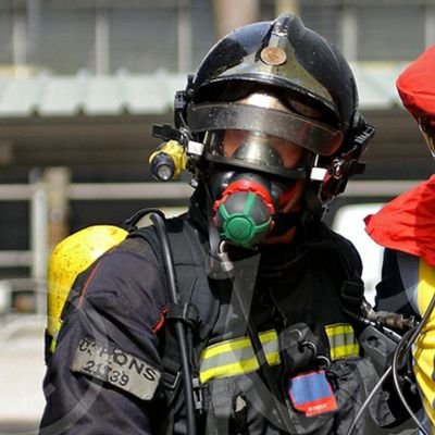 Bombers de Barcelona. 
integrant del GSABB ( Grup de Salvament aquàtic Bombers de Barcelona) instructor d'excarceració.