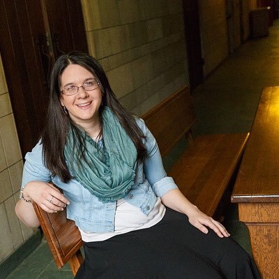 Advocate for Students with Disabilities in Higher Ed | DeafBlind | Jewish | MSW Student | Writer | She/Her