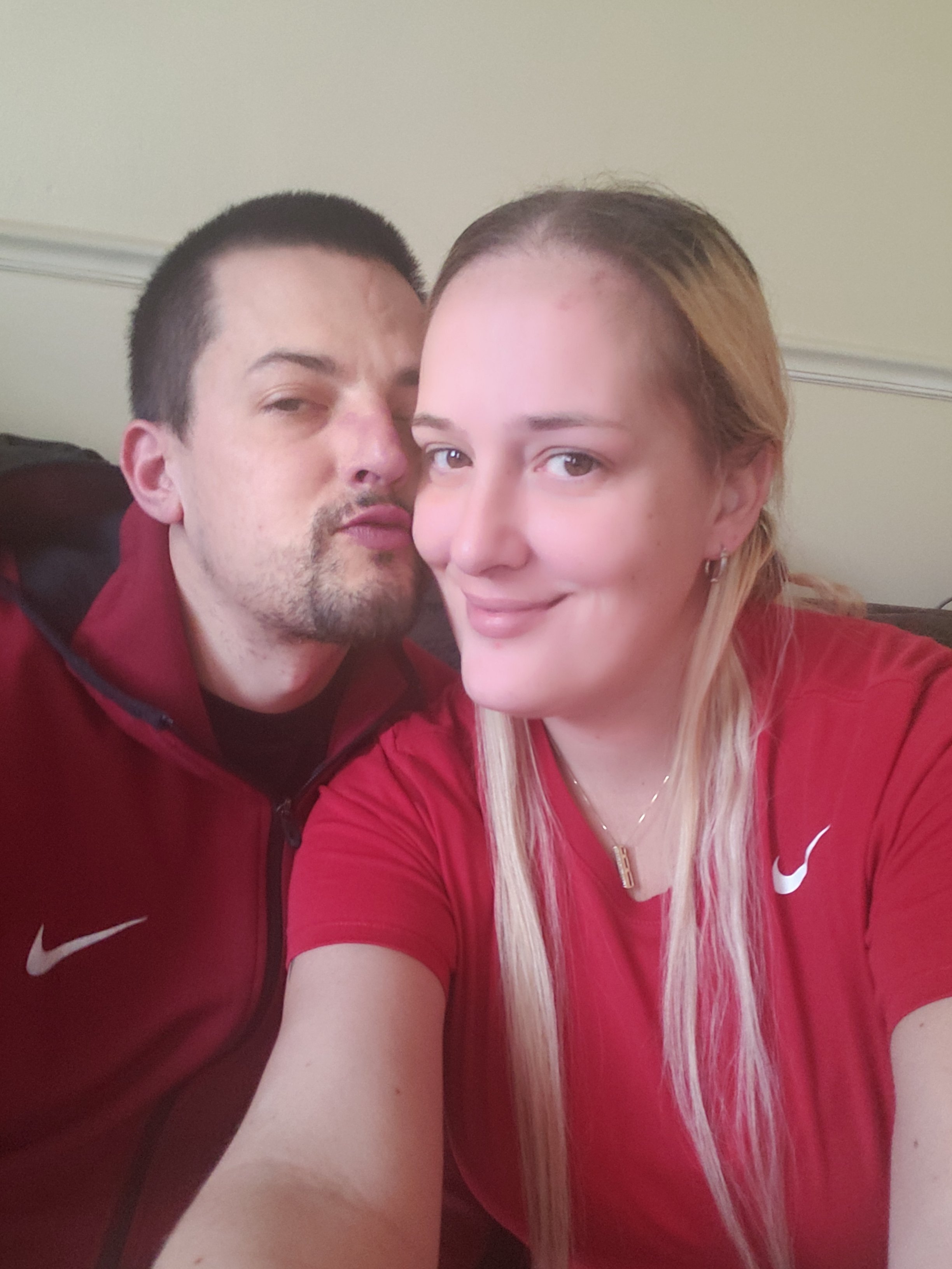 I'm married 2 a great man,& have 3 amazing kids.With my man, & my kids life couldn't get any better. #familymatters #family1st