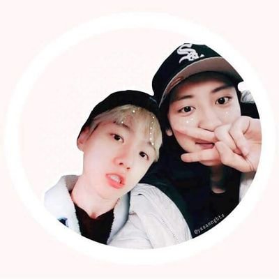 bakemesomebaek's profile picture. i'm still alive yay