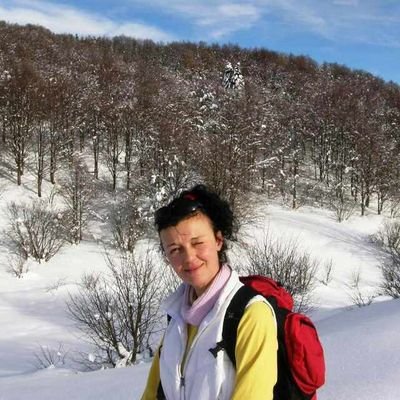 Spiritualist, photographer, like traveling and books