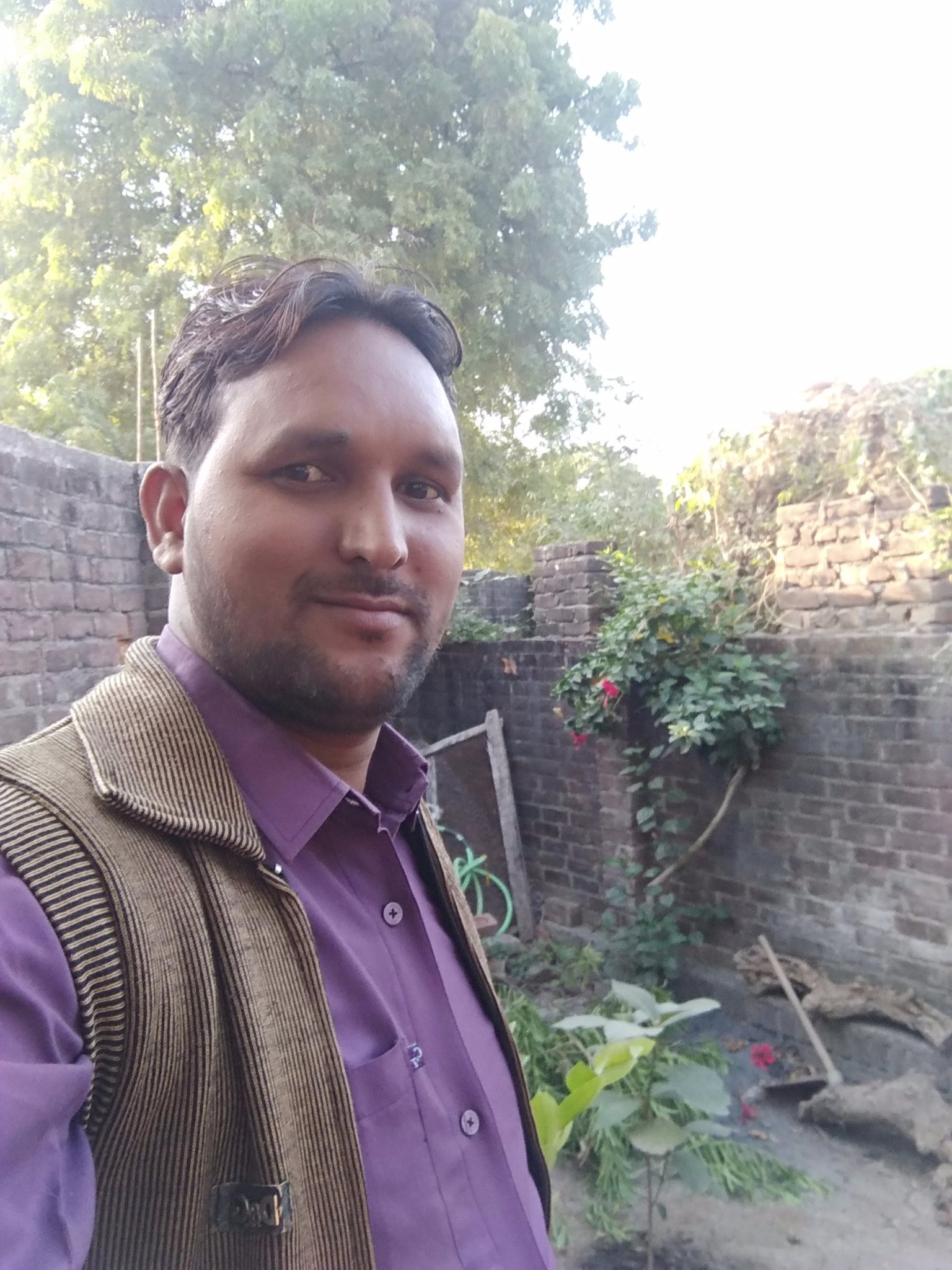 Dineshy22573248's profile picture.