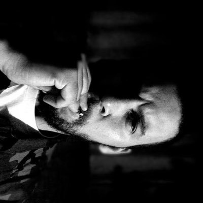 monstrioo's profile picture. otimistas acham que estamos no fundo do poço