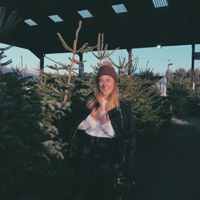 meggg_thompson's profile picture. 