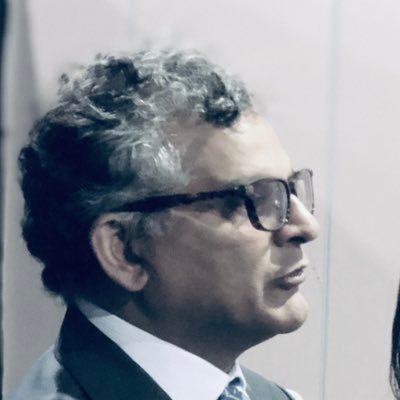 twoveesarenice's profile picture. 