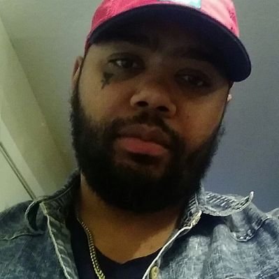 DuckTales🌍😈😈 Team #NoThumbs‼‼ Rapper, Singer, Songwriter💪🔥🔥708 ♈i follow back 💯snapchat:outlawronnyj👀 send beats/feat.info 👇 (coughsyrupslow@gmail.com)