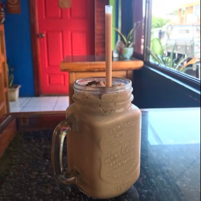 Spanishlearner4's profile picture. コスタリカ在住。スペイン語学習者の手助けになればと動詞を覚えるイラストブックを製作しています。現地の情報やちょっとしたイラストなどツイートしていきます。また、ココナラで似顔絵描きをやっています。https://t.co/sE7RUoDyZ3