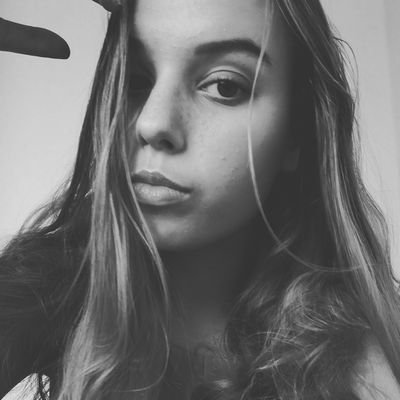 sima265921308's profile picture. what?