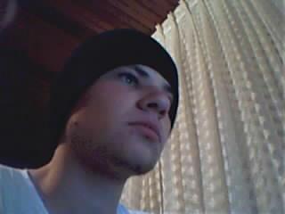 alemaneta's profile picture. 