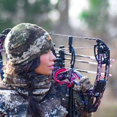 Hunting and the great outdoors. Author of Her Humble Hunt. Founder of Beauty & Her Bow .org. RCG Brand Champion. @herhumble_hunt