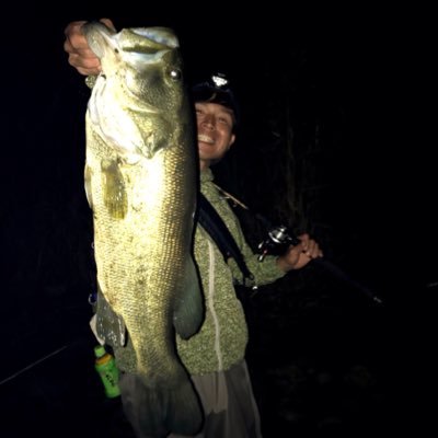 Taka Fishing アラだし味噌汁 オリーブオイルバジルソース炒め イワナとサクラマスの刺身 で頂きました٩ W و やっぱりイワナの刺身うまいわ 一番大きいイワナの3枚おろしは冷凍してまた嫁が居る時に一緒に食べようᔦ 灬 ᔨ 渓流魚料理 管釣り