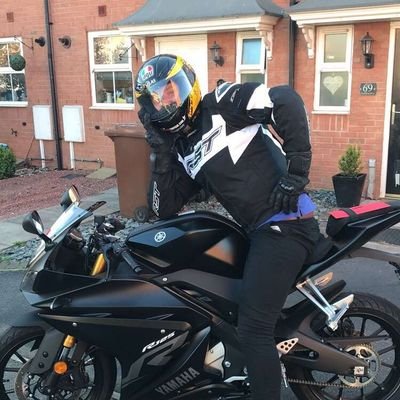 dunno_eddie's profile picture. 