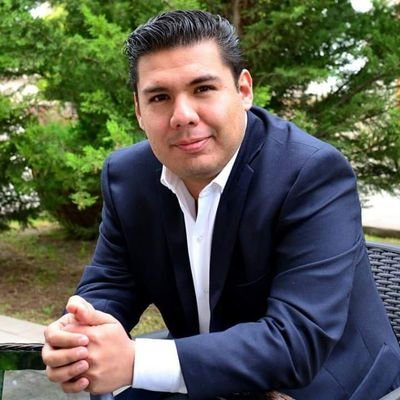 Empresario, emprendedor, apasionado por la vida y buena comida.