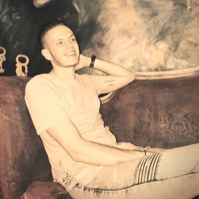 reinhardvantond's profile picture. You can always reach me at WhatsApp