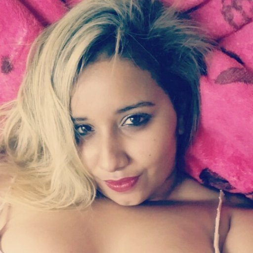 Sou assim uma flor delicada demais, minha cor preferida é o rosa 🎶
+83| CG