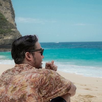 imamalhkm's profile picture. berantakan yang teratur