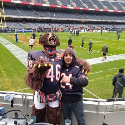🐻⬇ die hard Bears fan. Also love my white sox! and the Bulls!