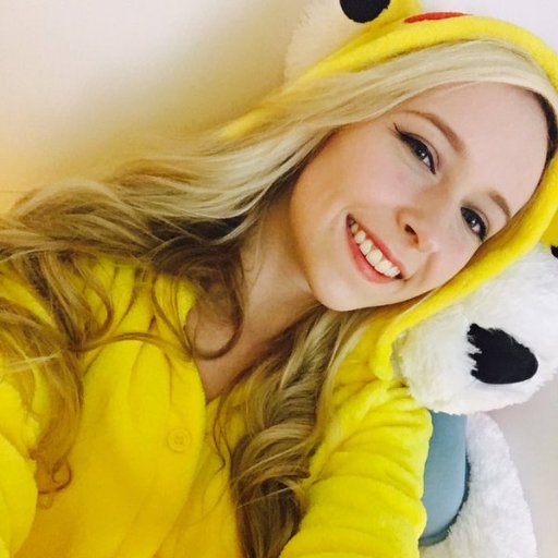 streamer ★ professional friend          doing my best to make you smile ヅ