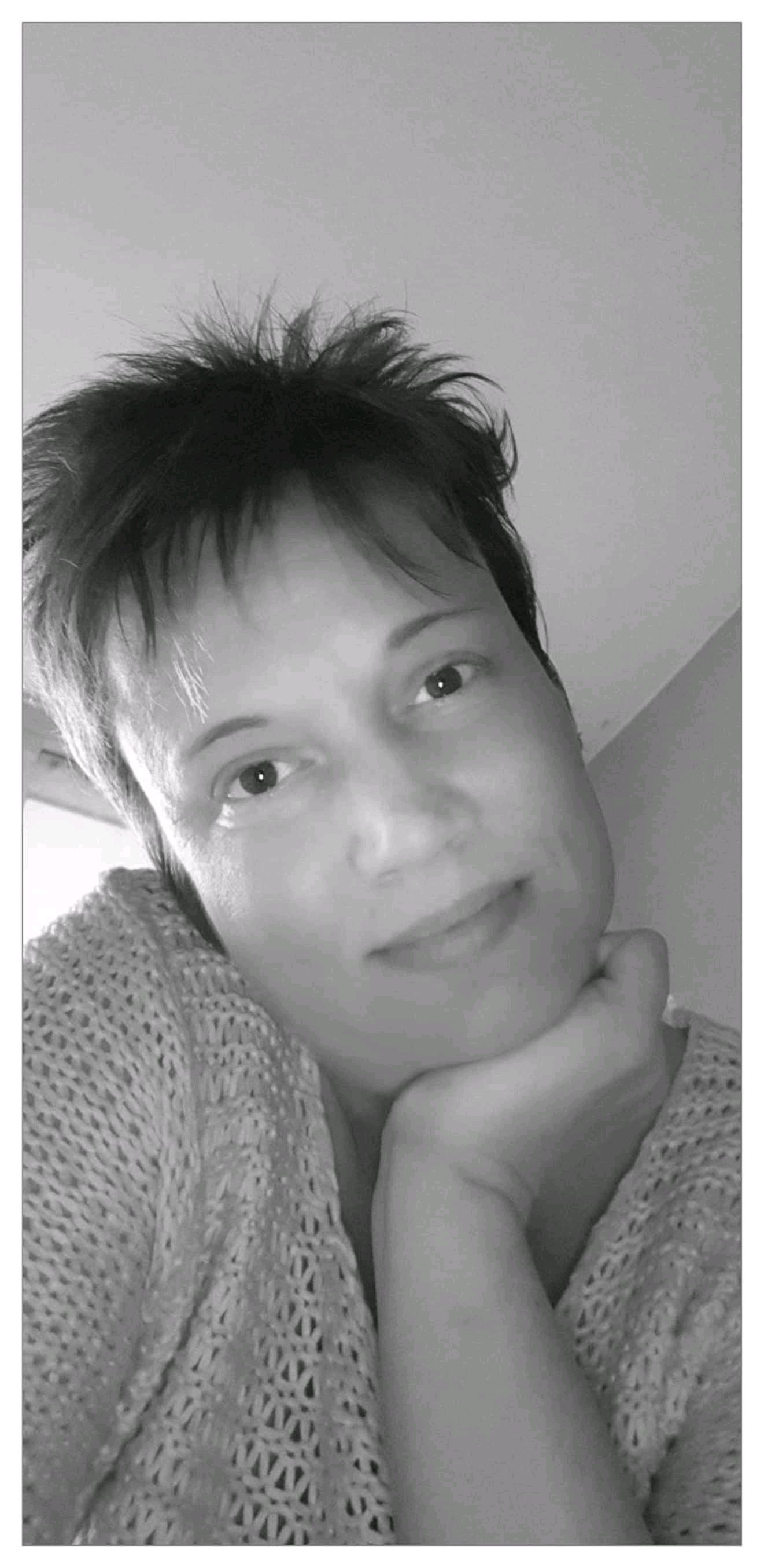 Moeder van Vivian, 42 jaar hobby's: spelletjes spelen op Facebook, muziek, lezen, haken diamond painting 😉