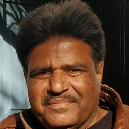 Hariom_Rajoria's profile picture. ८ अगस्त १९६४ को अशोकनगर (म.प्र.) में जन्म.. नागरिक यांत्रिकी में पत्रोपाधि और कला स्नातक.. १९९३ में २१ कविताओं की कविता पुस्तिका ''यह एक सच है प्रकाशित'| १९९८ म