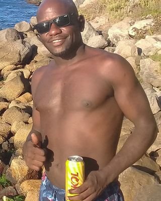 Negro 37 Anos , Carioca , Do signo canser .