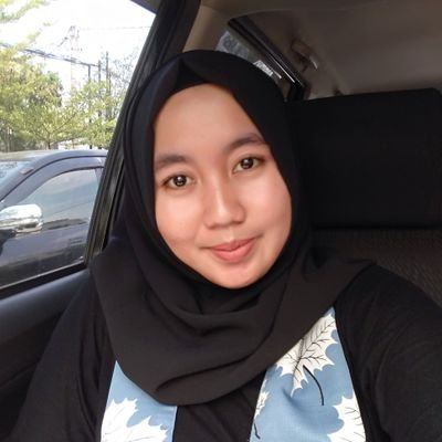 Libran. UGM 2k13. Learn bersyukur instead of complaining & comparing. Family-girl. The most extrovert among introvert. Procrastinator✌️