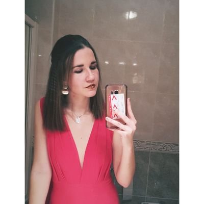 Intento de violista /
Rock, clásica y libros / Los pequeños detalles marcan la diferencia.