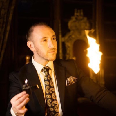 Multi Award Winning Magician for Weddings, Corporate Events & Private Parties. 4x Winner of the East of England’s 'Best Wedding Entertainment'.
