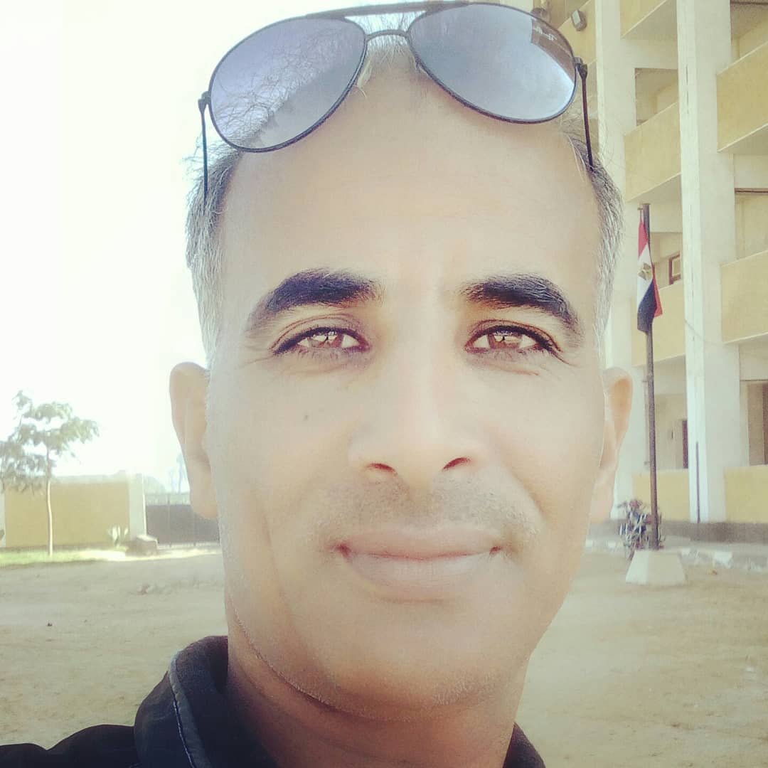 Dwos696g84VMTQ7's profile picture. أنا عنكى ما أخبرتهم لكنهم لمحوكى تغتسلين فى احداقى