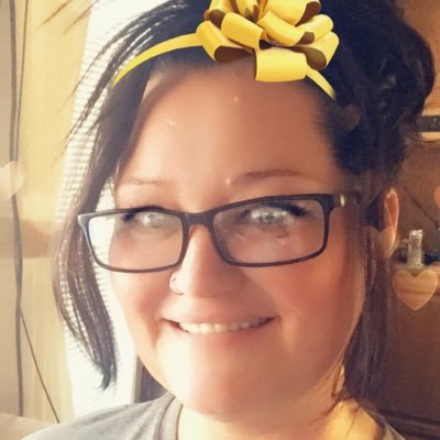 PinkCountry23's profile picture. 🇺🇸🦋🥃♒️💩🐔🐒🐓🦃🍺🍷🎀💕