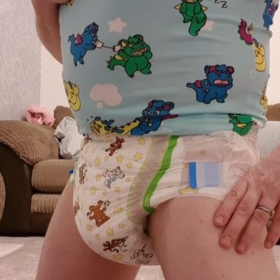 interested in all things abdl 18+ only.
