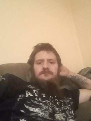35 yr old tinkerer and self taught novice maker and fabricator.