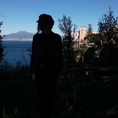 CassandraDelena's profile picture. C'è una crepa in ogni cosa. Ed è da lì che entra la luce! ☀️