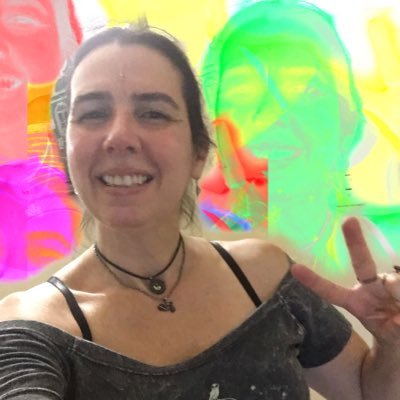 Mulher, motociclista, apaixonada por aviões, bicicleta, o céu, o mar, fotografia, passear, viajar, dançar, viver... só para começar! :D