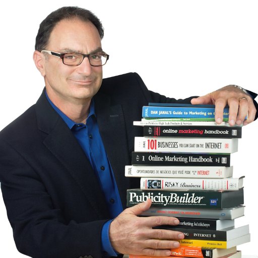 I help #TopBusinessLeaders become #ThoughtLeaders with #publicity, #BookCoaching and #DevelopmentalEditing.