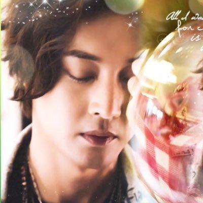 SS501のリーダーKim Hyun Joongに堕ちました。ソロで活動してからもずっとずっとリダに夢中！！癒されてます(//▽//) 韓国HENECIA&HENECIA JAPAN会員で～す♪