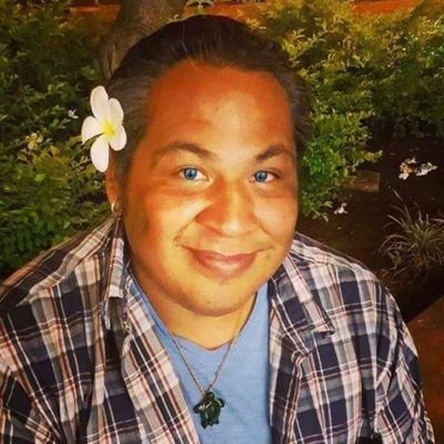 proud native american, love sports,pizza and hanging out with friends!!