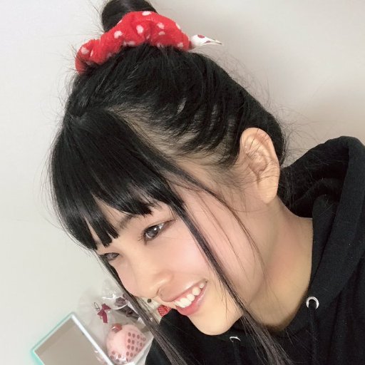 アイドルオタ歴46年アイドルが大好きなRIOです。7月に推しメンが卒業したのでshowroomを見ていたら、一粒の原石を見つけました。横山玲菜ちゃん素敵な女優になってほしい！