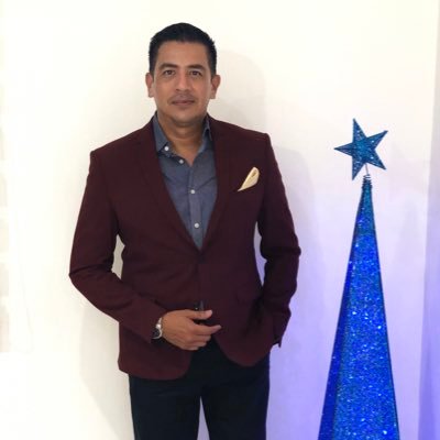 nacido en Chone y formado en manta. Ing eléctrico y padre de Anhellita y Emiliano. Buena persona.