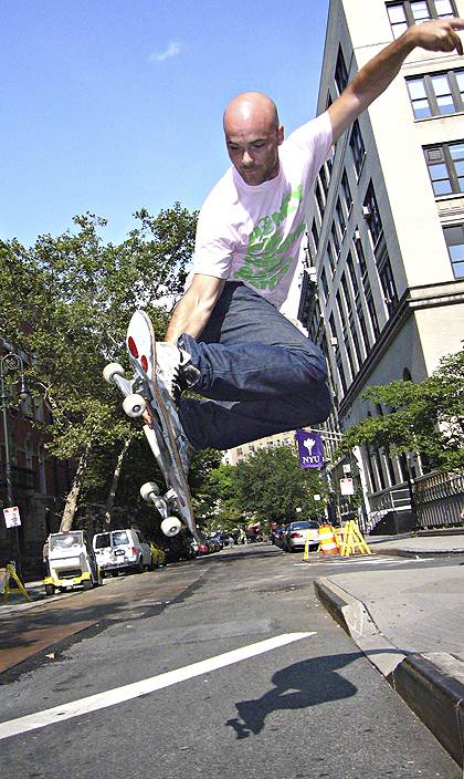 ergonyc's profile picture. grind every curb