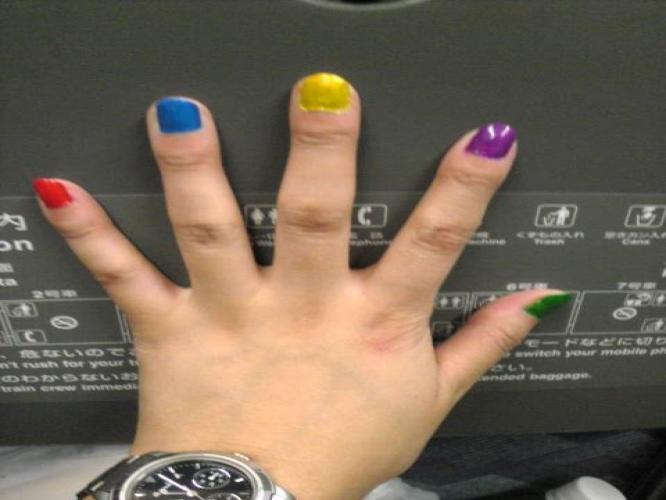ライブや舞台など生の空間が大好きです★ いい歳してフラフラしてます(笑)