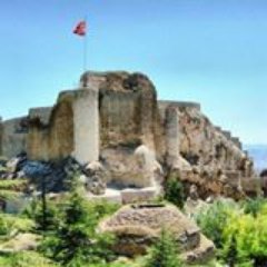 elaziglisesi's profile picture. "İnsanları yalnızca bilinmeyen korkutur. 
Ama insan bilinmeyenle yüz yüze geldi mi, o korku bilinene dönüşür.”