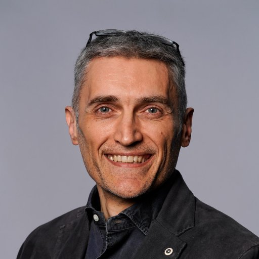 Formatore e Consulente software, risolvo problemi e genero contatti qualificati peri i miei clienti. Mi nutro di Marketing e CAD 3D.