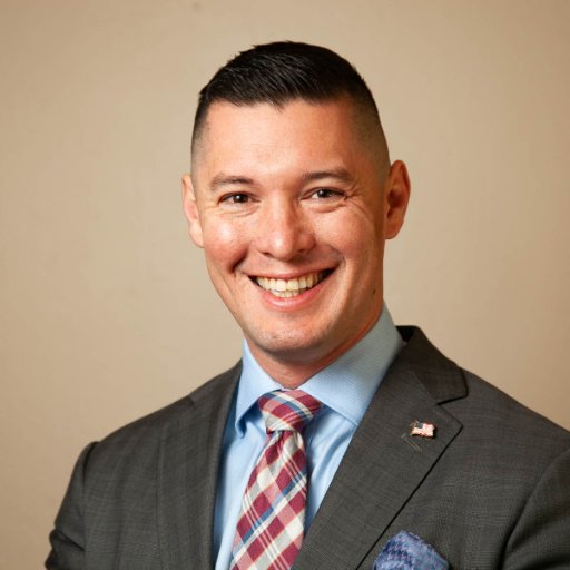 I'm fast paced and high energy. I live for the smiles and try to affect the world in positive ways. I'm here to build connections and help others win.