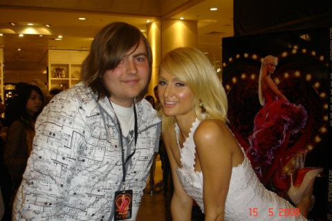 Hi, Im Dave from London!
I met Paris Hilton in London on 15th May 2008! #LittleHilton #TeamParis #Parisian