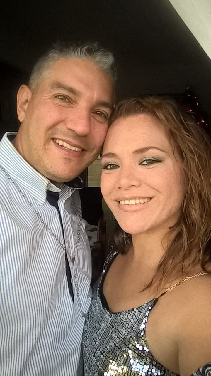 Hijo de Leonso y Margarita, católico, felizmente casado con Mi Bella Genio padre de tres hermosos hijos. Creo en Dios y camino de la mano de Mamita María.