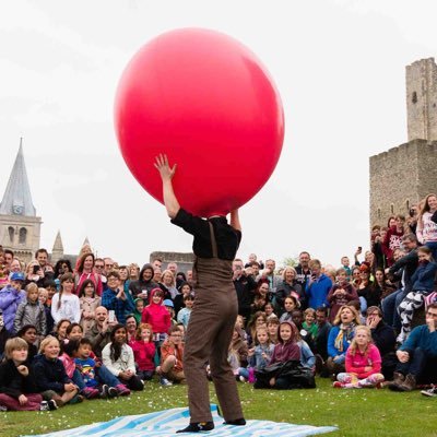 Tightwire, circus, street theatre, events, festivals, walkabout, cabaret